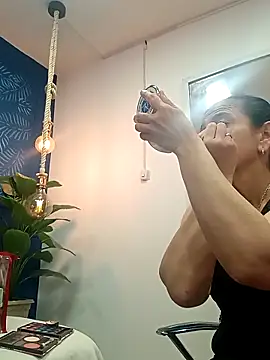 Snapshot of sasi_luna chatting on 18, 9, 2025 sasi luna online show from 18, 9, 2025