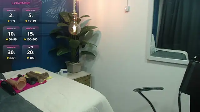 Snapshot of sasi_luna chatting on 25, 9, 2025 sasi luna online show from 25, 9, 2025