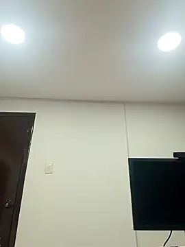 Snapshot of sasi_luna chatting on 8, 10, 2025 sasi luna online show from 8, 10, 2025