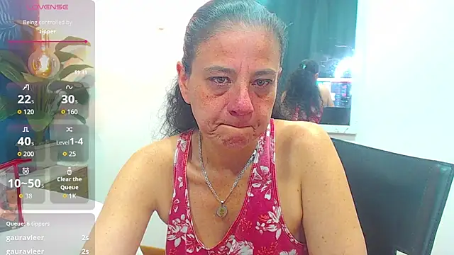 Snapshot of sasi_luna chatting on 12, 10, 2025 sasi luna online show from 12, 10, 2025