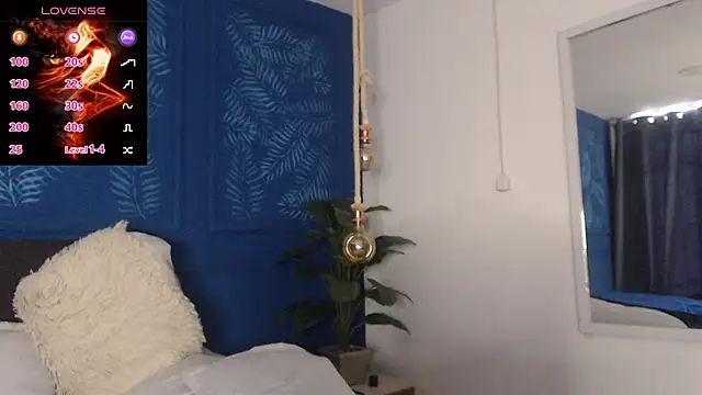 Snapshot of sasi_luna chatting on 9, 11, 2025 sasi luna online show from 9, 11, 2025