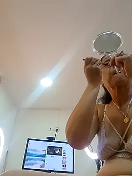 Snapshot of sasi_luna chatting on 20, 11, 2025 sasi luna online show from 20, 11, 2025