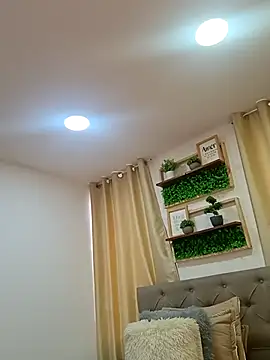 Snapshot of sasi_luna chatting on 25, 11, 2025 sasi luna online show from 25, 11, 2025