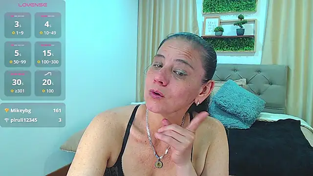 Snapshot of sasi_luna chatting on 29, 11, 2025 sasi luna online show from 29, 11, 2025