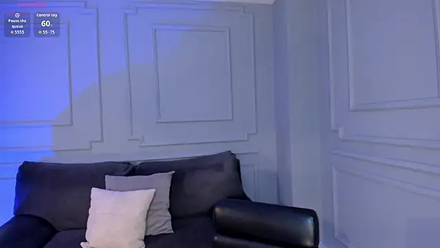 MiaFarrell  online show from 2, 11, 2025