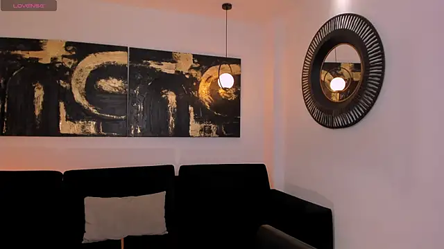 MiaFarrell  online show from 4, 4, 2026