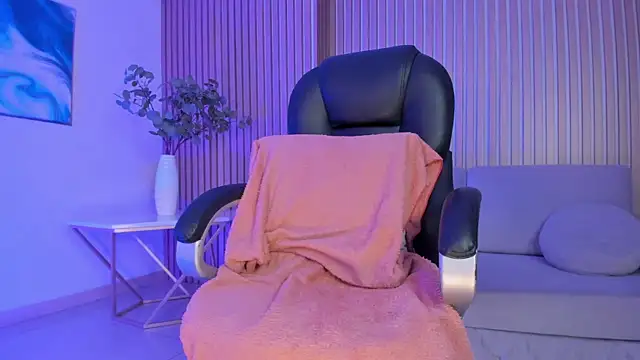 IsabelBornner online show from 1, 2, 2025