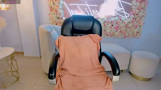 IsabelBornner online show from 12, 2, 2025