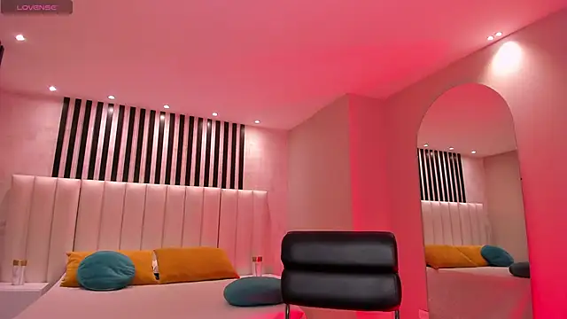 BellaCarteer  online show from 8, 2, 2025