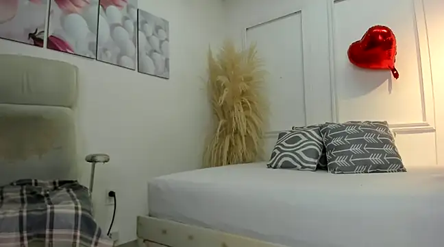 Snapshot of africa_holmes chatting on 19, 2, 2025 africa holmes online show from 19, 2, 2025