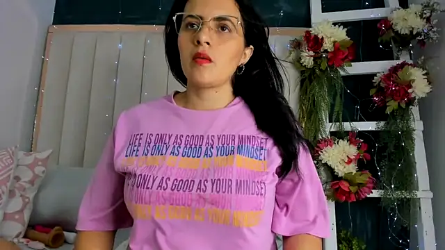 Snapshot of africa_holmes chatting on 18, 9, 2025 africa holmes online show from 18, 9, 2025