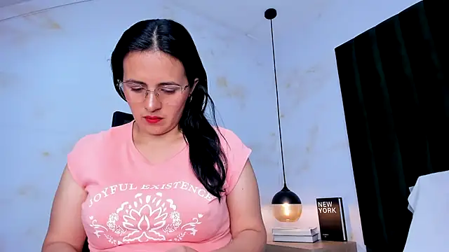 Snapshot of africa_holmes chatting on 18, 10, 2025 africa holmes online show from 18, 10, 2025