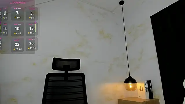 Snapshot of africa_holmes chatting on 24, 10, 2025 africa holmes online show from 24, 10, 2025