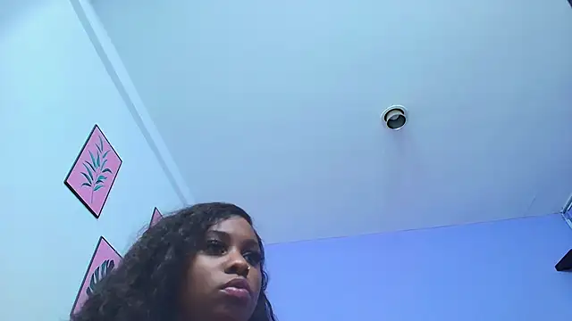 Snapshot of kinkyandsavage chatting on 1, 1, 2025 kinkyandsavage online show from 1, 1, 2025
