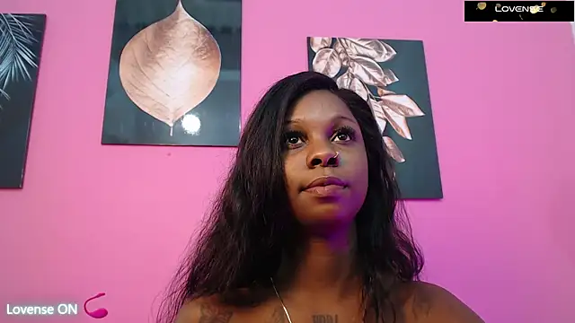 Snapshot of kinkyandsavage chatting on 23, 2, 2025 kinkyandsavage online show from 23, 2, 2025