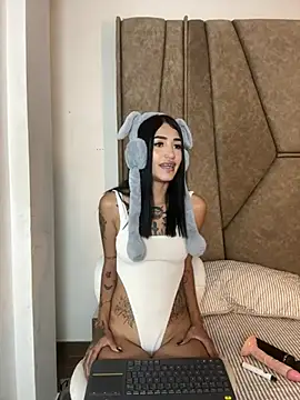 Cassie howard  online show from 11, 2, 2025