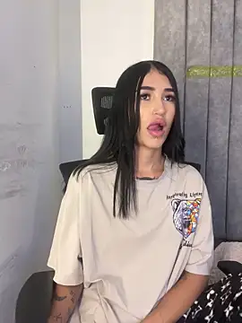 Cassie howard  online show from 19, 2, 2025