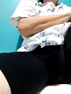 Bombi22 online show from 2, 1, 2025