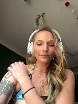 PrettiPluto online show from 10, 1, 2025