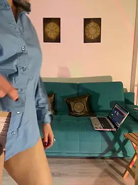 Snapshot of mi_michelle chatting on 4, 2, 2025 mi michelle online show from 4, 2, 2025