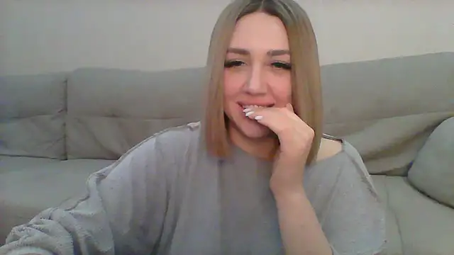 Snapshot of VickyLove047 chatting on 8, 1, 2025 VickyLove047 online show from 8, 1, 2025