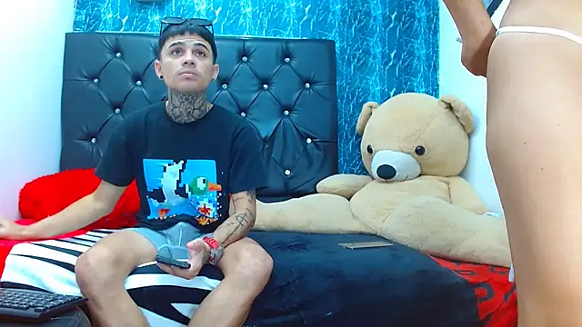 Snapshot of exotic_hot_couple chatting on 16, 1, 2025 exotic hot couple online show from 16, 1, 2025