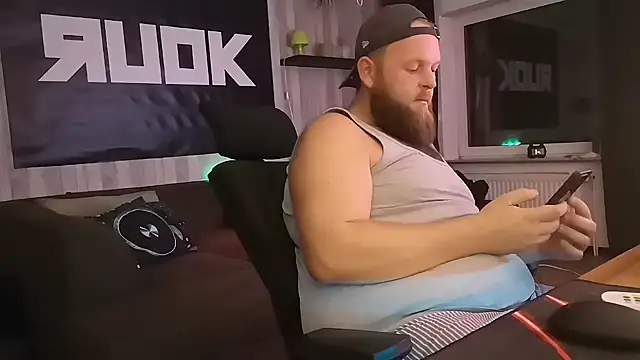 Snapshot of TinyDickBear chatting on 10, 9, 2025 TinyDickBear online show from 10, 9, 2025