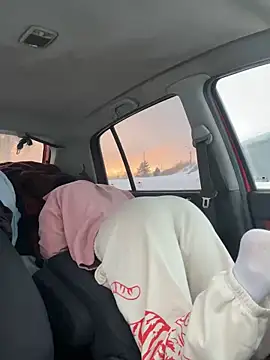 Snapshot of JulliaVegas chatting on 12, 1, 2025 JulliaVegas online show from 12, 1, 2025