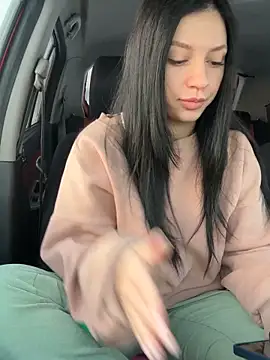 Snapshot of JulliaVegas chatting on 5, 2, 2025 JulliaVegas online show from 5, 2, 2025