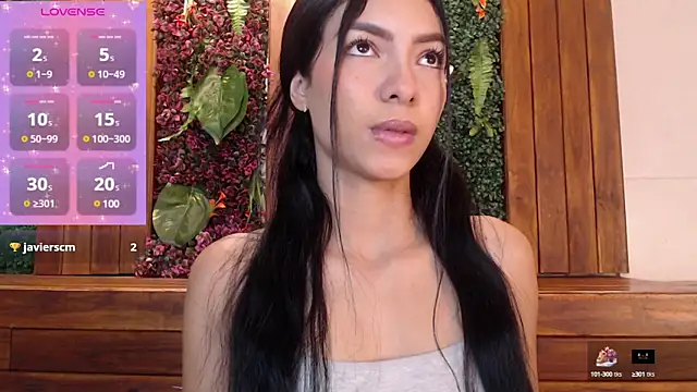 Snapshot of antonellaroux chatting on 25, 2, 2025 antonellaroux online show from 25, 2, 2025