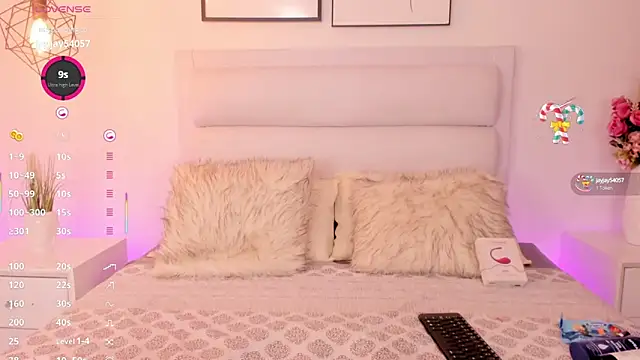 Snapshot of CharlotteDupontt chatting on 18, 1, 2025 CharlotteDupontt online show from 18, 1, 2025