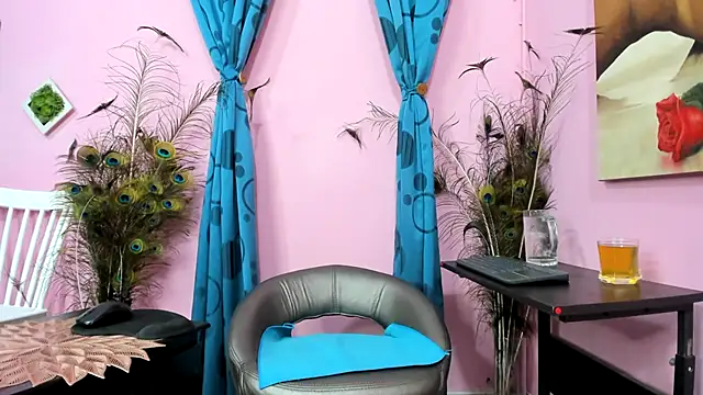 Snapshot of miss--flora chatting on 29, 9, 2025 miss--flora online show from 29, 9, 2025