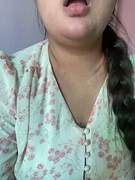leylafleece online show from 8, 3, 2025