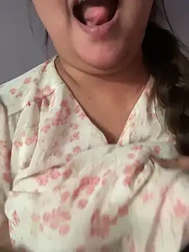 leylafleece online show from 8, 3, 2025