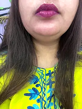 leylafleece online show from 12, 9, 2025