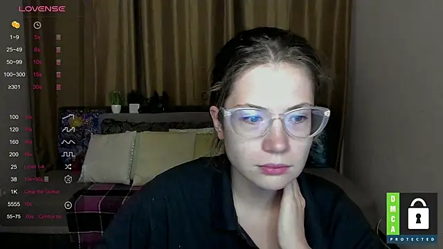 Alicia redfollow online show from 28, 9, 2025