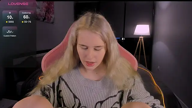 Molly Toads online show from 3, 2, 2025