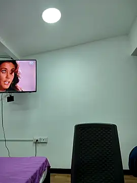 Miss balloonsmila online show from 7, 11, 2025