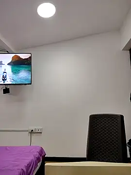 Miss balloonsmila online show from 8, 11, 2025