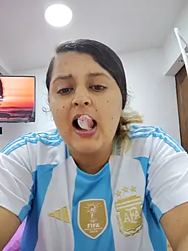 Miss balloonsmila online show from 20, 11, 2025