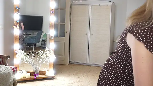 moonlight4u online show from 12, 4, 2026