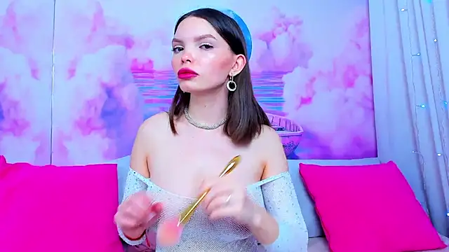 Curvy Dynamite  online show from 25, 1, 2025