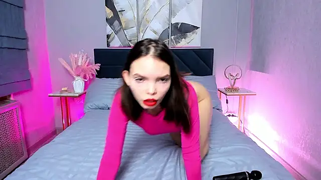 Curvy Dynamite  online show from 19, 2, 2025