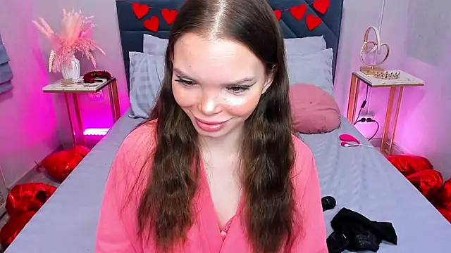 Curvy Dynamite  online show from 18, 2, 2026