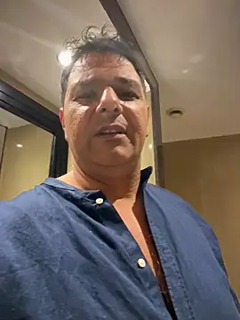 SecretlyDD online show from 4, 3, 2025