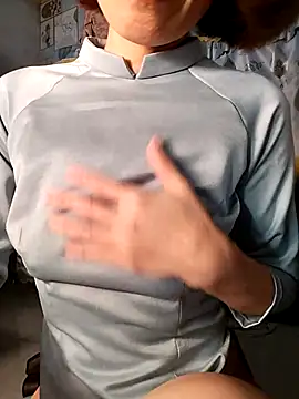 Snapshot of Lucy_limon chatting on 4, 11, 2025 Lucy limon online show from 4, 11, 2025