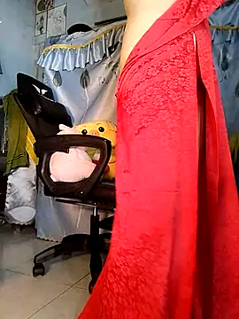 Snapshot of Lucy_limon chatting on 8, 11, 2025 Lucy limon online show from 8, 11, 2025