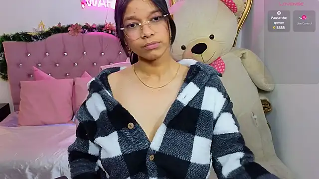 Emilly tay online show from 3, 1, 2025