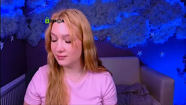 Snapshot of playful_sophie chatting on 21, 4, 2026 playful sophie online show from 21, 4, 2026
