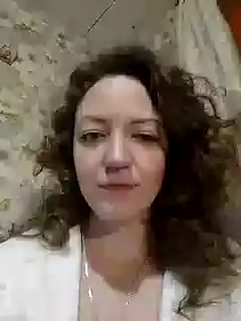 Snapshot of KattyLuuu chatting on 4, 1, 2025 KattyLuuu online show from 4, 1, 2025